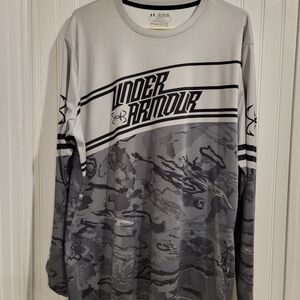 Under Armour Men's Black and Gray Graphic Long Sleeve Tee